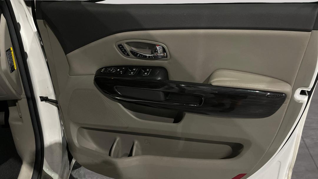 2018 Kia Carnival Platinum, Automatic, 143770 km, Speaker View