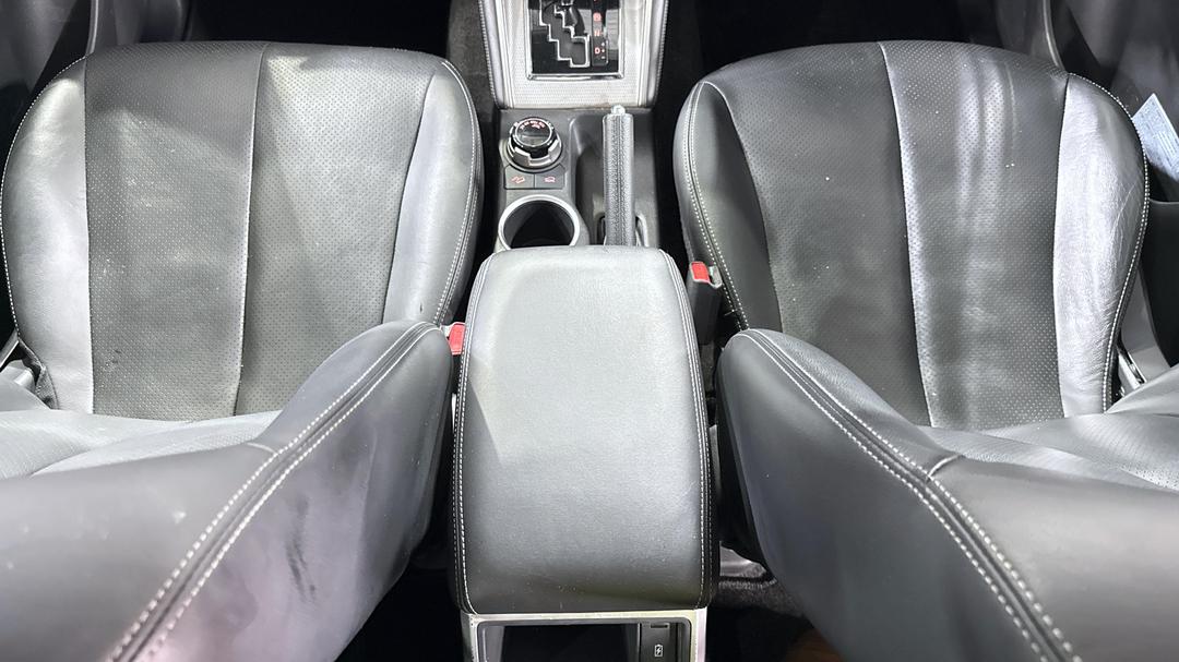 2022 Mitsubishi Triton Gsr (4x4), Automatic, 58439 km, Center Console