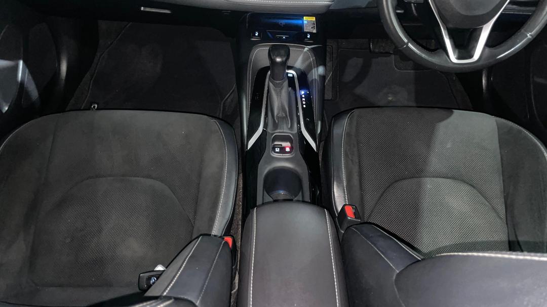 2020 Toyota Corolla Zr Hybrid, Automatic, 81999 km, Center Console