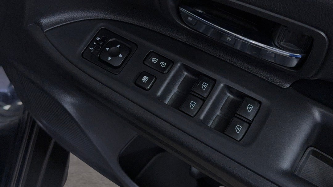 2021 Mitsubishi Outlander Black Edition 7 Seat (2WD), Automatic, 47869 km, Drivers Side Door Panel Controls