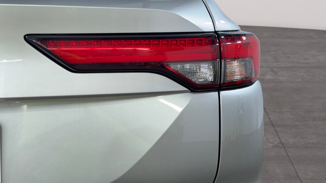 2024 Mitsubishi Outlander Es 7 Seat (2WD), Automatic, 51622 km, Badge (Boot Right Side)