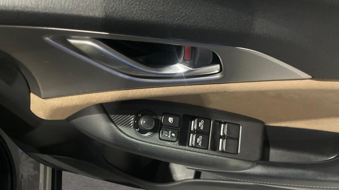 2024 Mazda CX-3 G20 Evolve, Automatic, 42000 km, Drivers Side Door Panel Controls