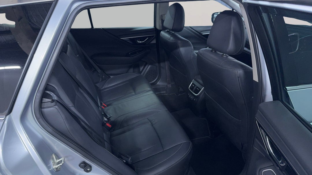 2021 Subaru Outback AWD Touring, Automatic, 91597 km, Right Side Rear Door Cabin View