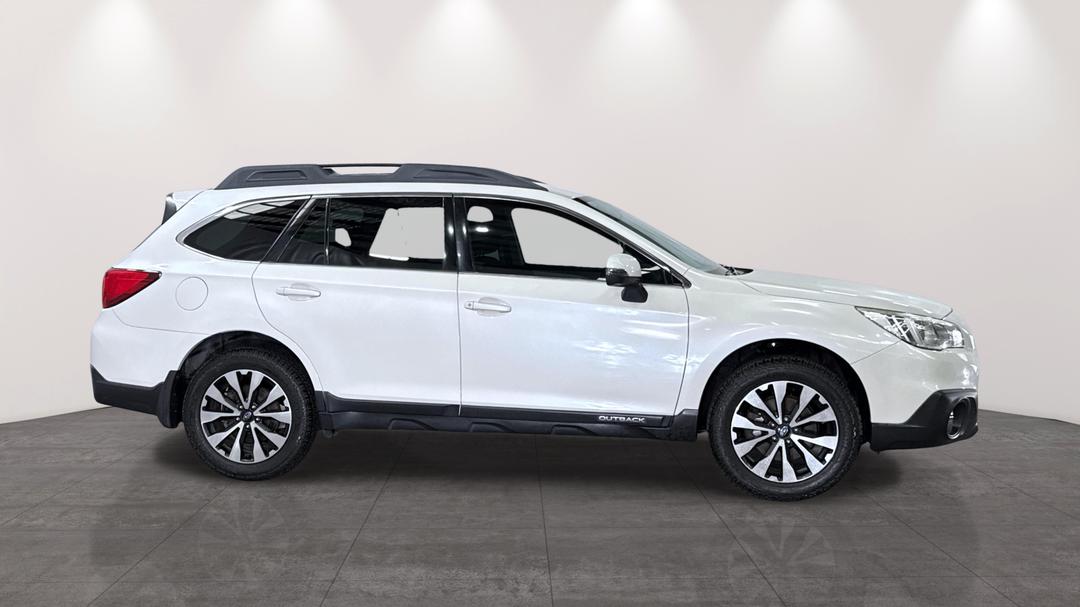 2017 Subaru Outback 2.5i  AWD, Automatic, 135924 km, Right Side View