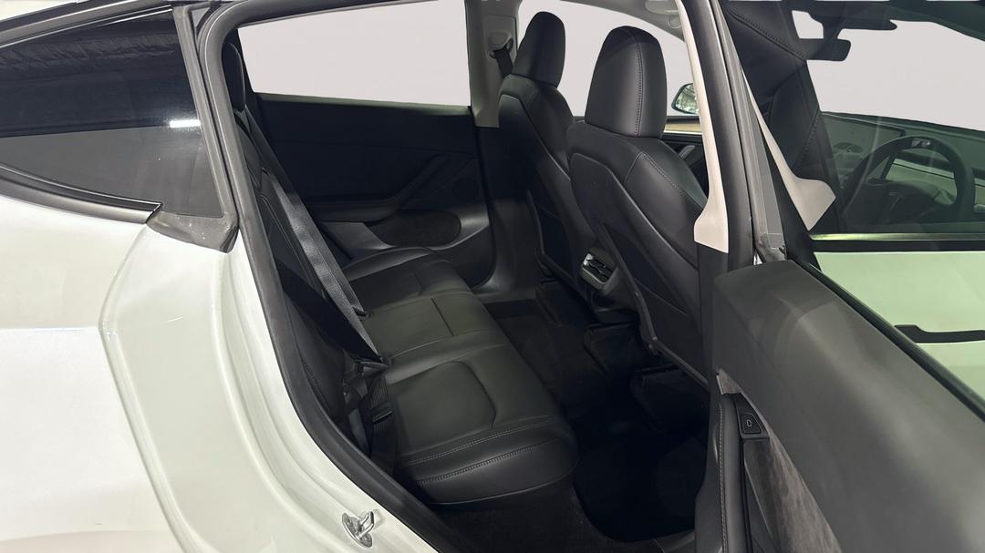 2022 Tesla Model Y Rear-wheel Drive, Automatic, 38164 km, Right Side Rear Door Cabin View