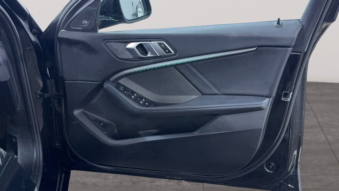 2022 BMW 1 M135i Xdrive, Automatic, 30263 km, Speaker View