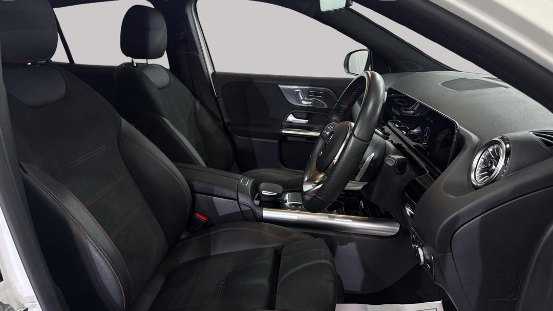 2021 Mercedes-benz GLA 250 4matic, Automatic, 16149 km, Right Side Front Door Cabin View