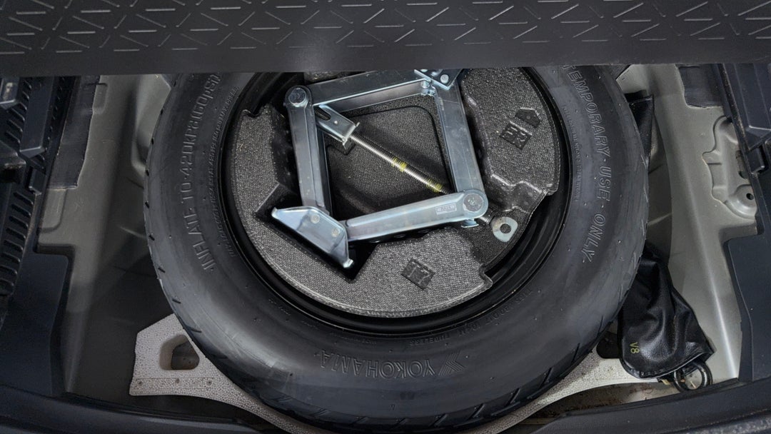 2024 Toyota RAV4 Cruiser (AWD) Hybrid, Automatic, 27591 km, Spare Wheel