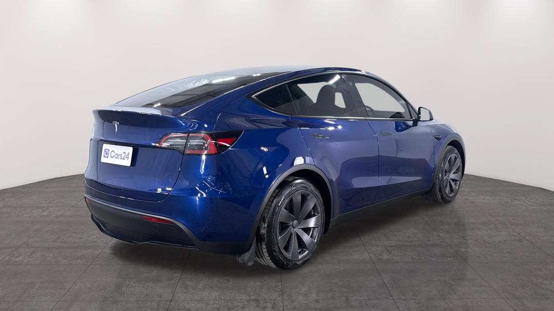 2023 Tesla Model Y Rear-wheel Drive, Automatic, 21248 km, Right Back Diagonal (45- Degree) View