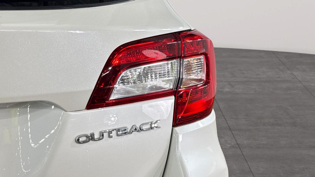2016 Subaru Outback 2.5i Premium AWD, Automatic, 119746 km, Badge (Boot Right Side)