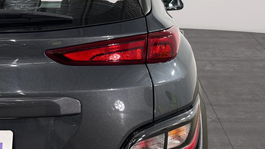2022 Hyundai Kona (FWD), Automatic, 85105 km, Badge (Boot Right Side)