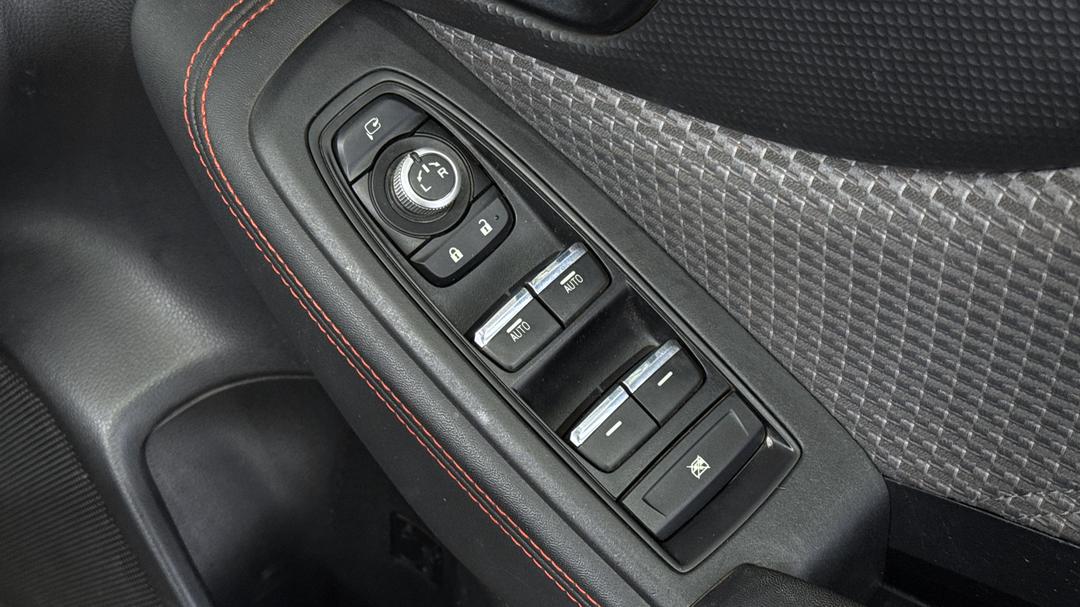 2022 Subaru Forester 2.5i Sport (AWD), Automatic, 79782 km, Drivers Side Door Panel Controls