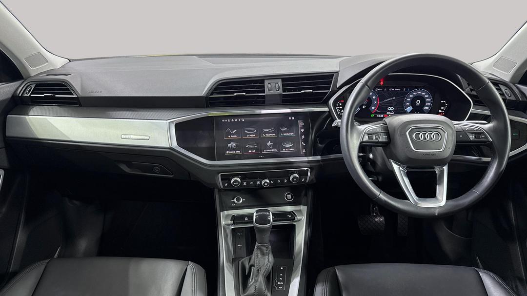 2022 Audi Q3 35 Tfsi, Automatic, 13655 km, Dashboard View