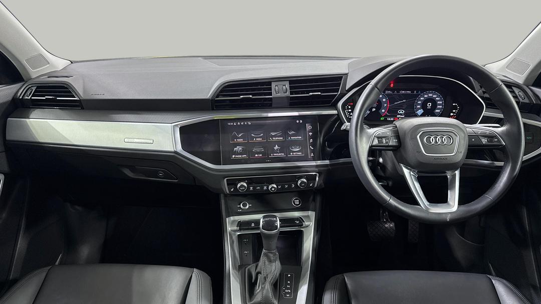 2022 Audi Q3 35 Tfsi, Automatic, 13655 km, Dashboard View