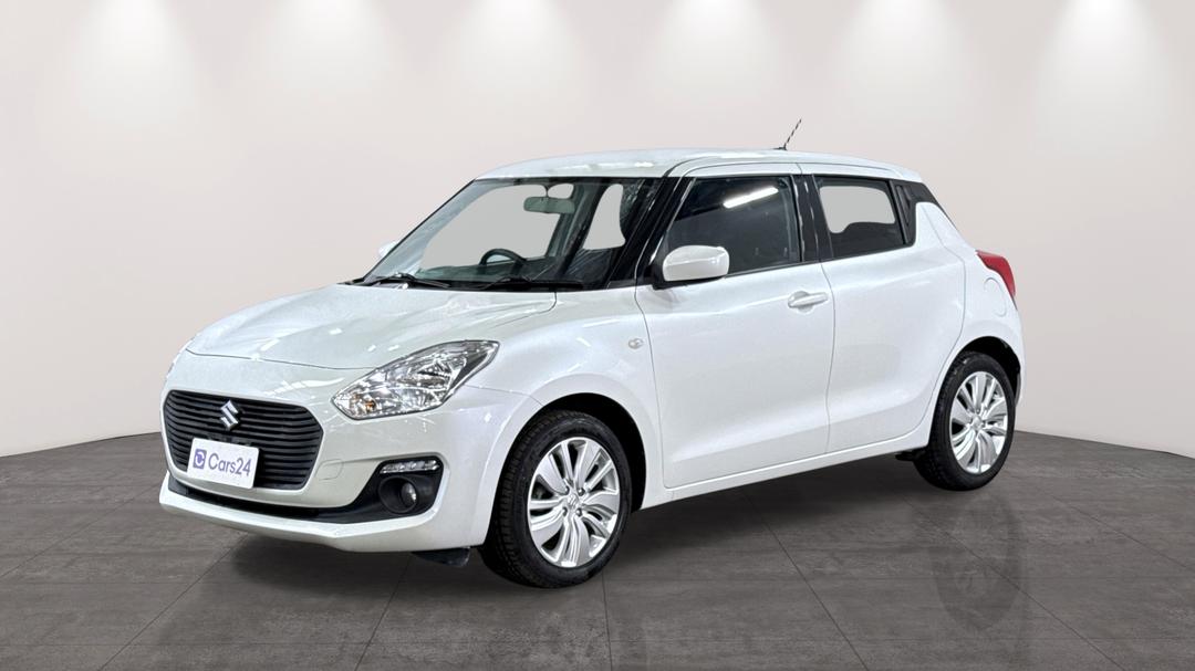 2017 Suzuki Swift Gl Navigator, Automatic, 77853 km, Left Front Diagonal (45- Degree) View