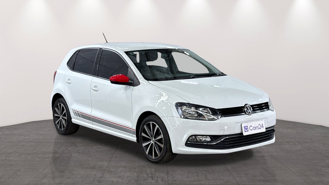 2016 Volkswagen Polo 81 Tsi Comfortline, Automatic, 68611 km, Right Front Diagonal (45- Degree) View
