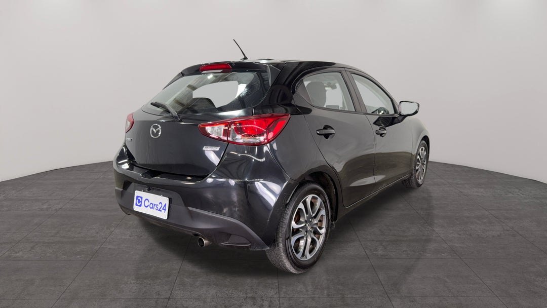 Right Back Diagonal (45- Degree) View