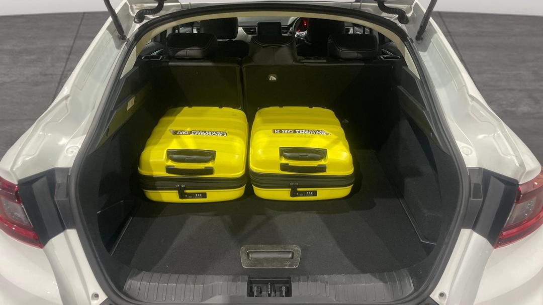 2023 Renault Arkana Zen, Automatic, 52815 km, Boot Inside View with Luggage