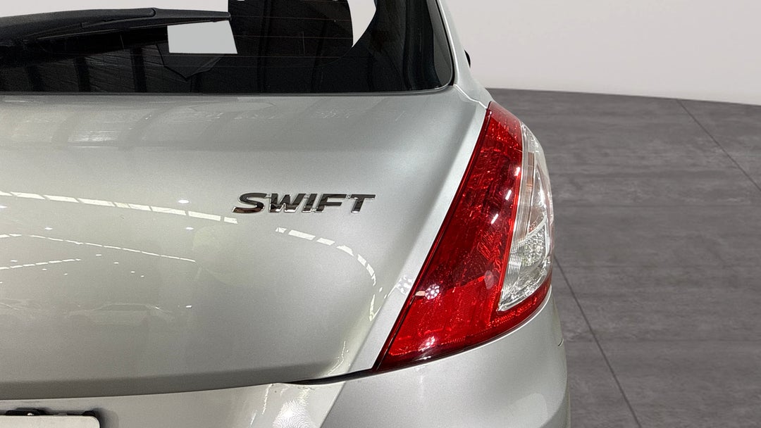 2015 Suzuki Swift Gl Navigator, Automatic, 64729 km, Badge (Boot Right Side)