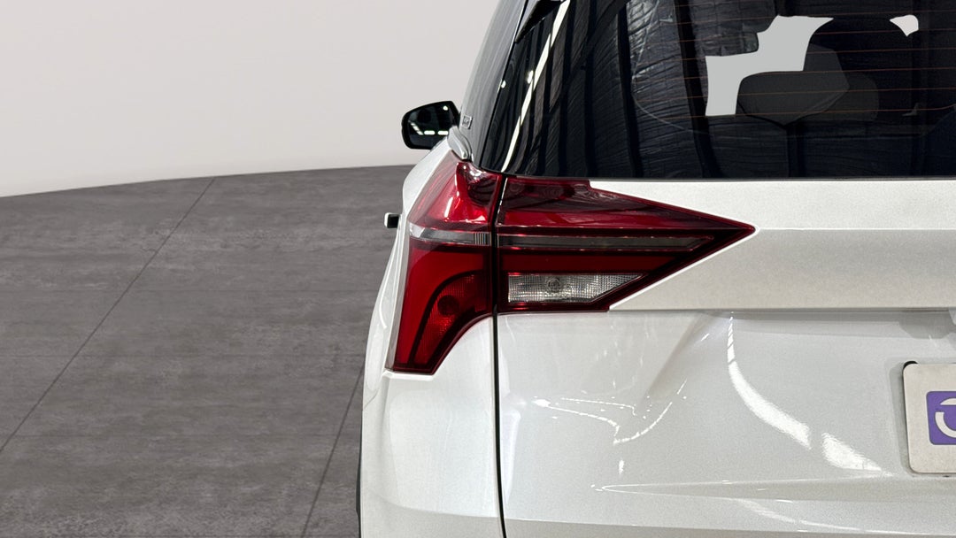 2023 Mahindra Xuv700 Ax7l, Automatic, 60220 km, Badge (Boot Left Side)