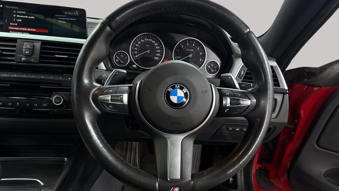 2017 BMW 420i M Sport, Automatic, 76757 km, Steering Wheel Close-up