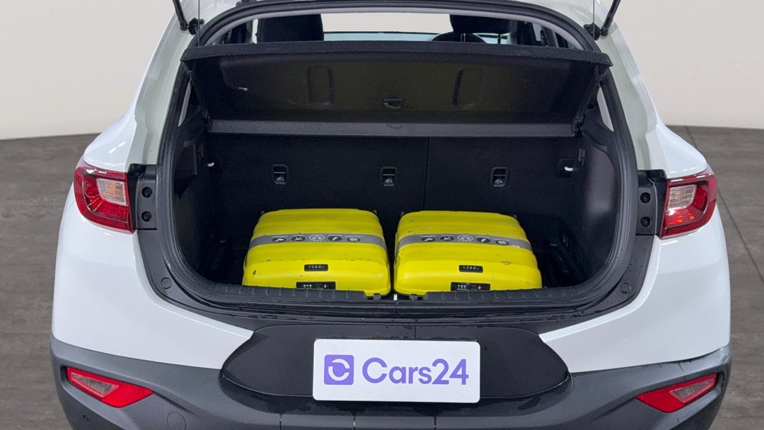 2022 Kia Stonic Sport, Automatic, 21670 km, Boot Inside View with Luggage