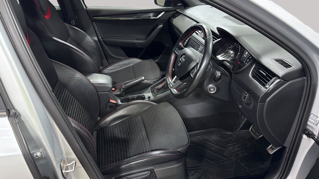 2015 SKODA Octavia Rs 162 Tsi, Automatic, 94691 km, Right Side Front Door Cabin View