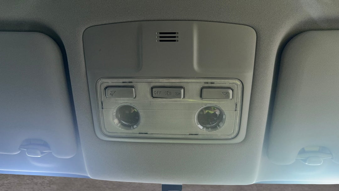 On-Roof Controls/Sunglass holder