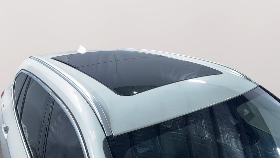 2018 BMW X1 Xdrive 25i, Automatic, 82620 km, Roof/Sunroof View