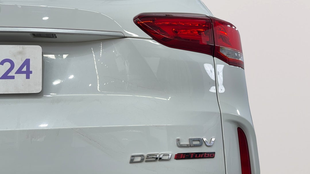 2022 LDV D90 Executive (4WD) D20, Automatic, 50396 km, Badge (Boot Right Side)