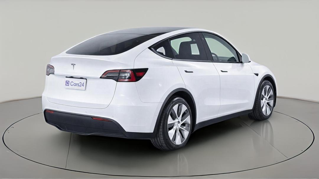 2022 Tesla Model Y Rear-wheel Drive, Automatic, 51099 km, Right Back Diagonal (45- Degree) View