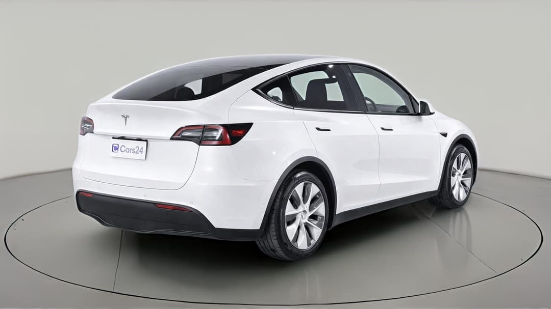 2022 Tesla Model Y Rear-wheel Drive, Automatic, 51099 km, Right Back Diagonal (45- Degree) View