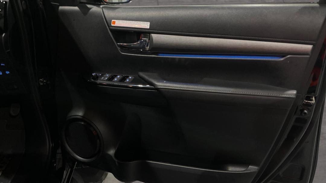 2024 Toyota Hilux Rogue 48v (4x4), Automatic, 9767 km, Speaker View