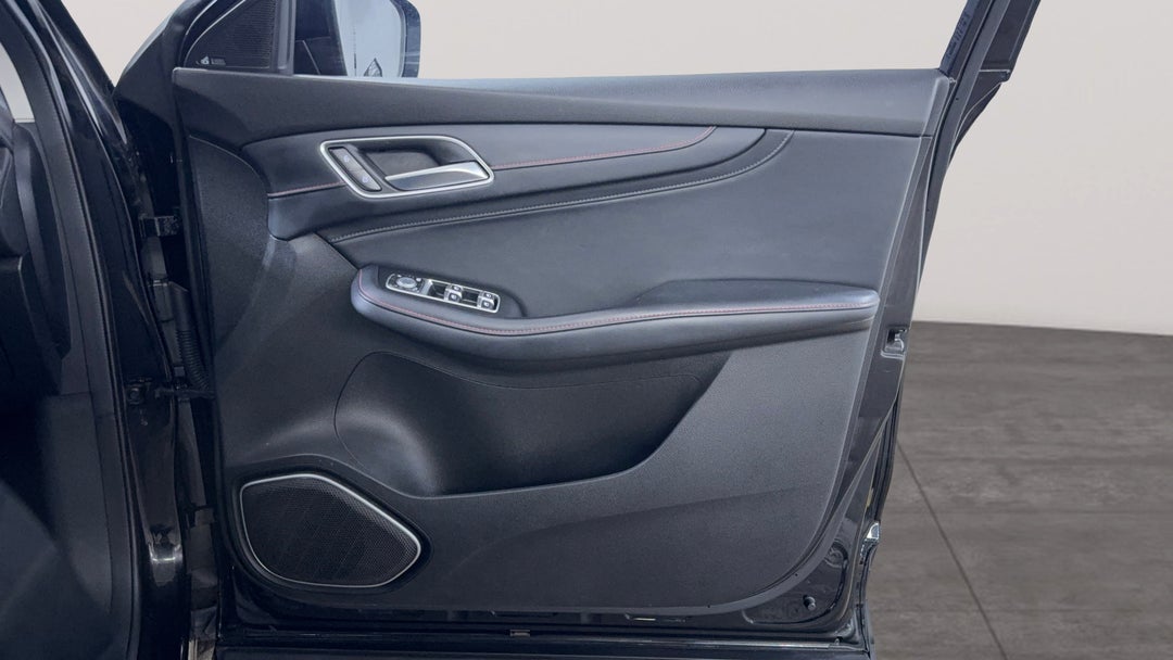 2022 MG HS Core, Automatic, 79679 km, Speaker View