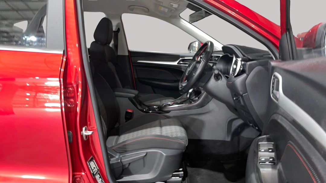2021 MG Zst Core, Automatic, 18266 km, Right Side Front Door Cabin View