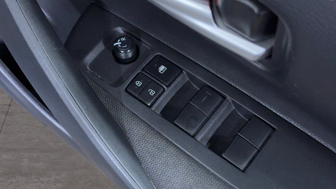 2020 Toyota Corolla Ascent Sport Hybrid, Automatic, 31270 km, Drivers Side Door Panel Controls