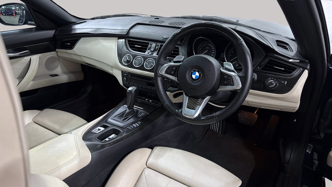 2011 BMW Z4 sDrive 23i, Automatic, 83315 km, Dashboard View