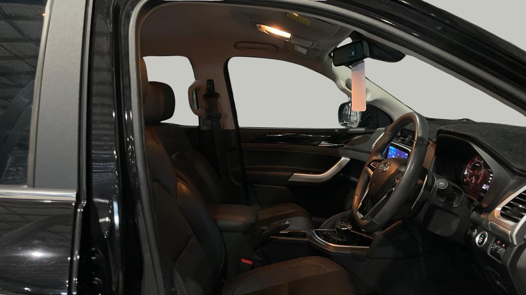 2023 LDV T60 Max Luxe (4x4), Automatic, 26318 km, Right Side Front Door Cabin View
