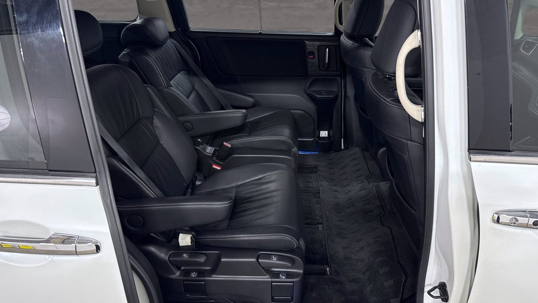 2017 Honda Odyssey Vti-l, Automatic, 106010 km, Right Side Rear Door Cabin View