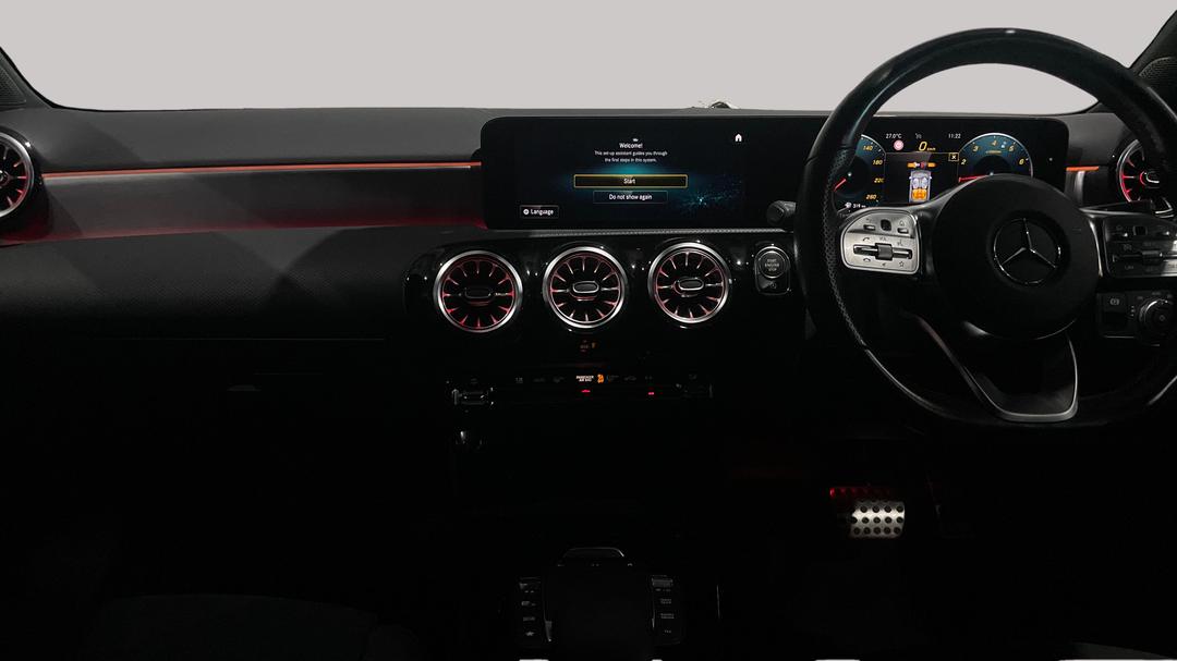 2021 Mercedes-benz A180 A180, Automatic, 42526 km, Dashboard View