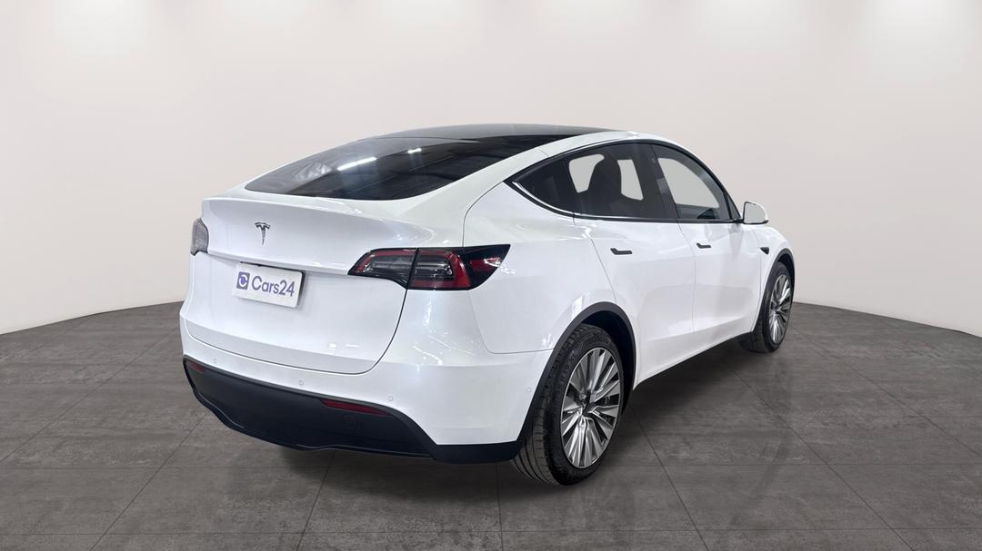 2022 Tesla Model Y Rear-wheel Drive, Automatic, 35135 km, Right Back Diagonal (45- Degree) View