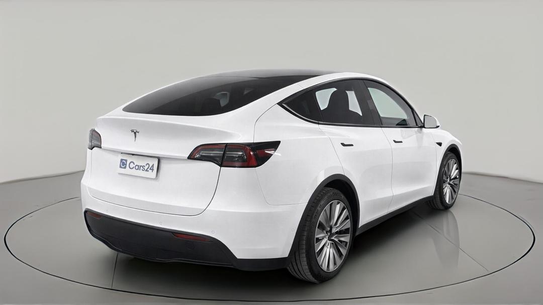 2022 Tesla Model Y Rear-wheel Drive, Automatic, 35135 km, Right Back Diagonal (45- Degree) View