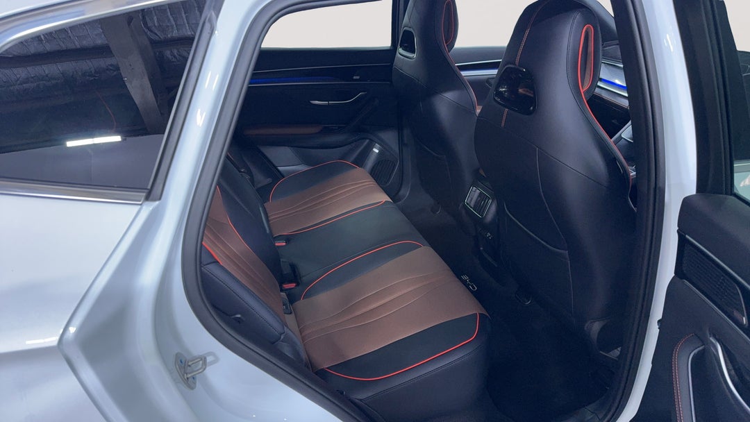 2024 Byd Sealion 6 Dynamic, Automatic, 29262 km, Right Side Rear Door Cabin View