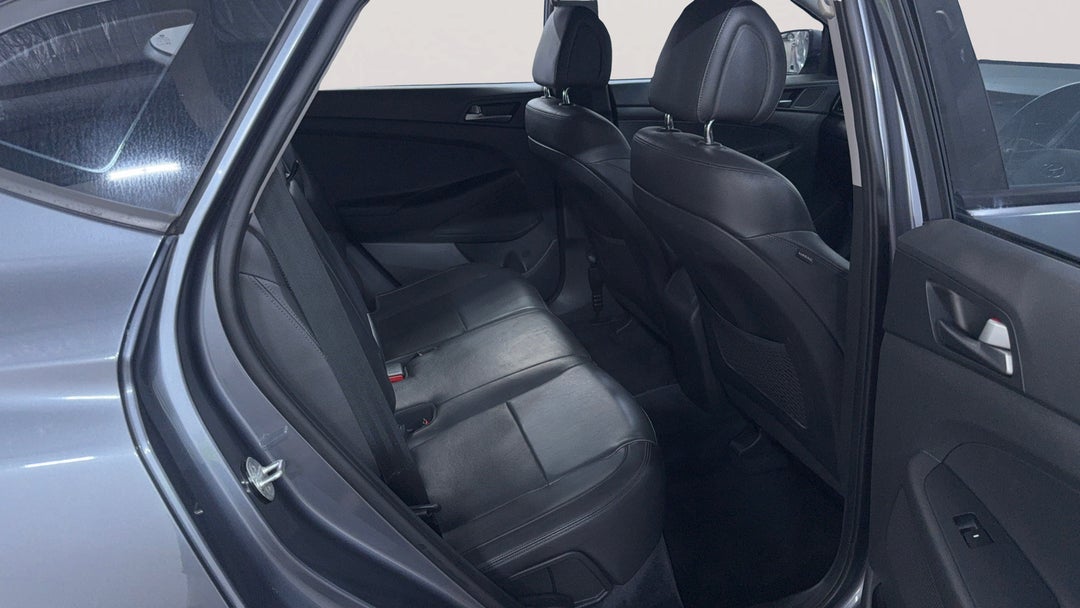 2015 Hyundai Tucson Active X (fwd), Automatic, 133835 km, Right Side Rear Door Cabin View