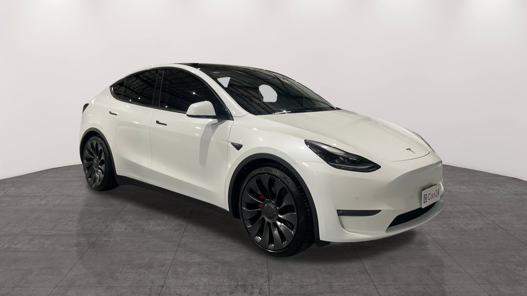 2023 Tesla Model Y Performance, Automatic, 32376 km, Right Front Diagonal (45- Degree) View