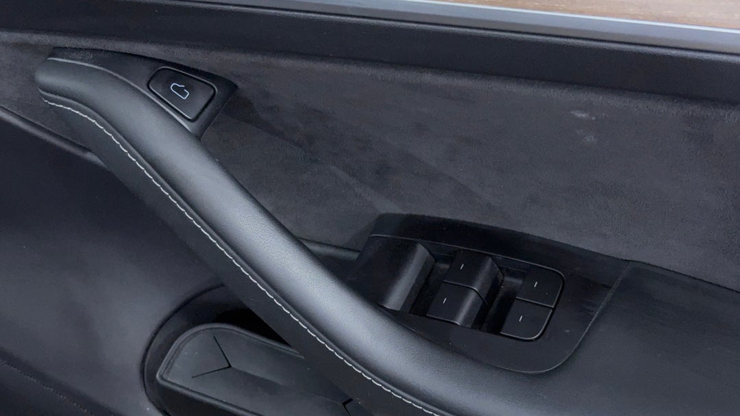 2021 Tesla Model 3 Standard Range Plus Rwd, Automatic, 69921 km, Drivers Side Door Panel Controls