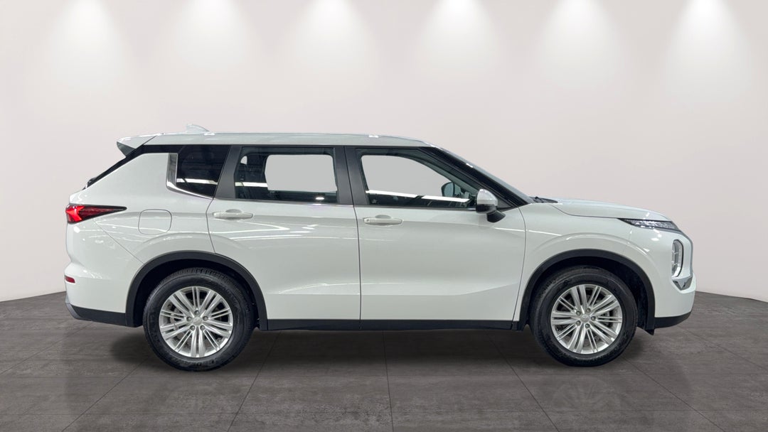 2024 Mitsubishi Outlander Es 5 Seat (2WD), Automatic, 53739 km, Right Side View