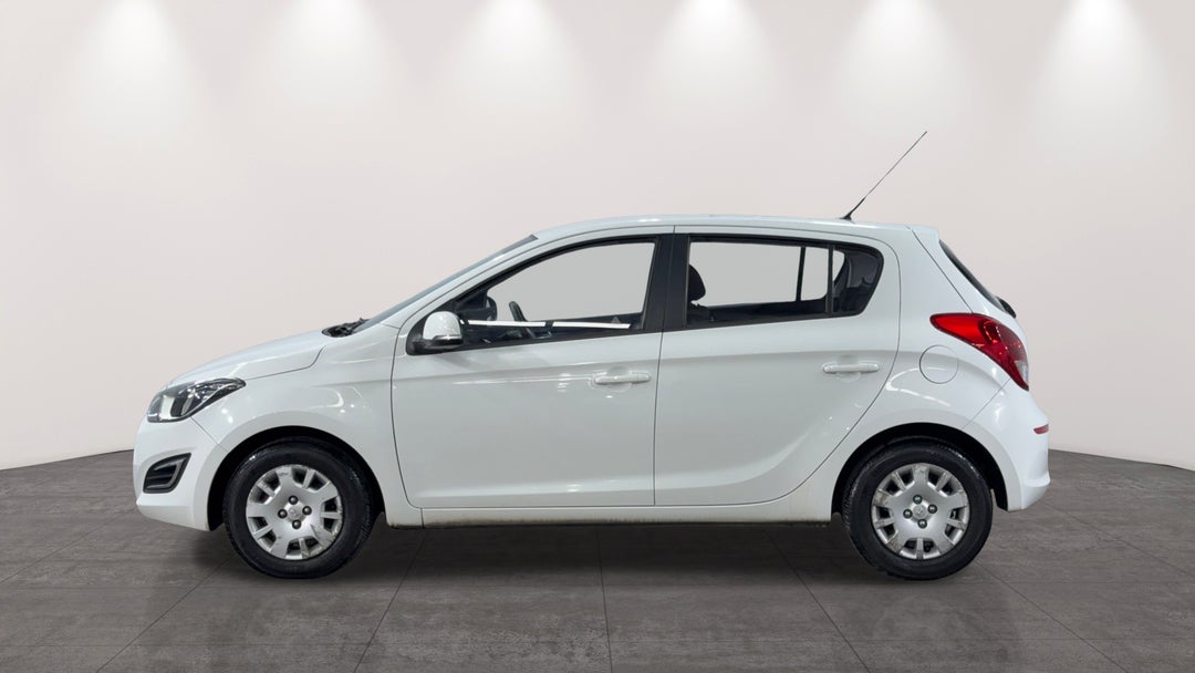 2015 Hyundai I20 Active, Automatic, 115762 km, Left Side View