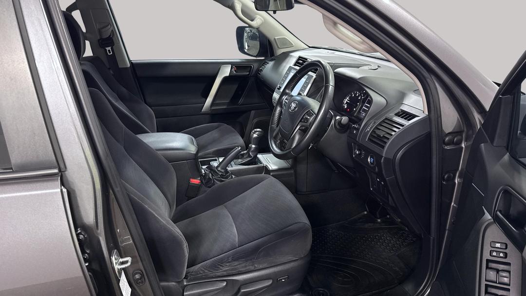 2023 Toyota Landcruiser Prado Gxl, Automatic, 61611 km, Right Side Front Door Cabin View