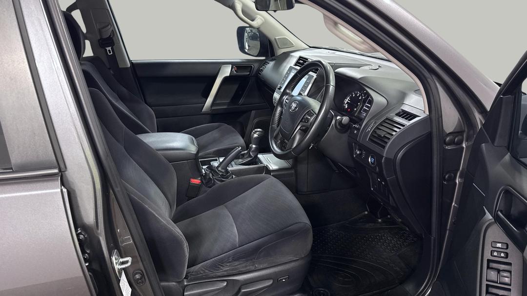 2023 Toyota Landcruiser Prado Gxl, Automatic, 61611 km, Right Side Front Door Cabin View